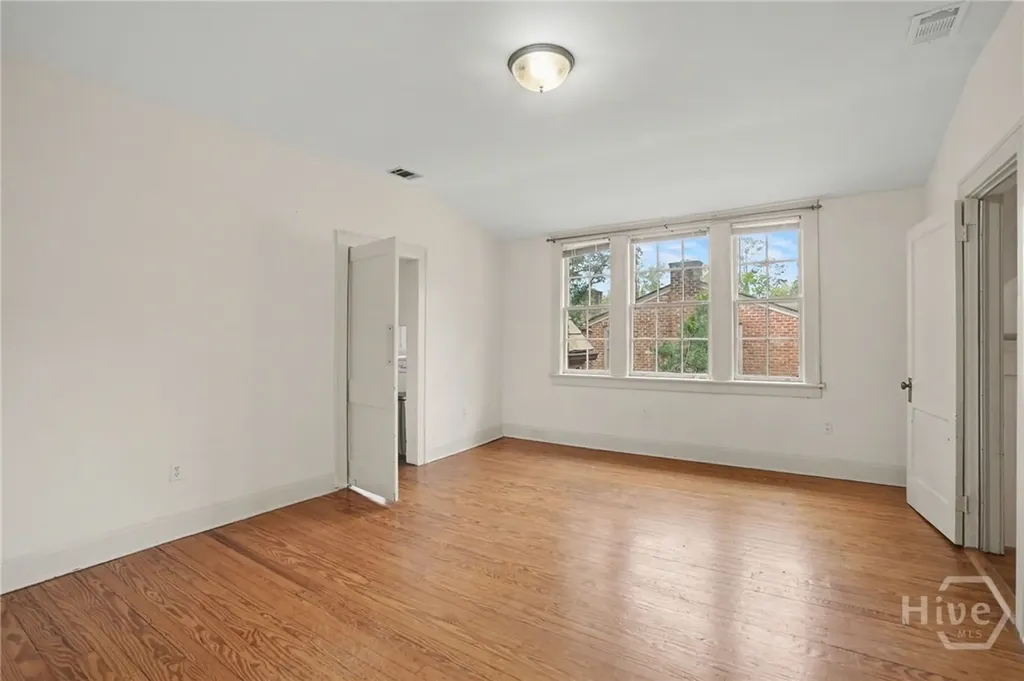 25 Washington Avenue Savannah GA 31405