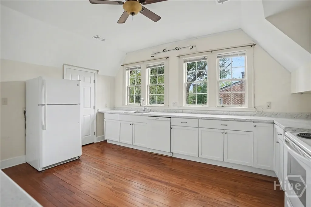 25 Washington Avenue Savannah GA 31405