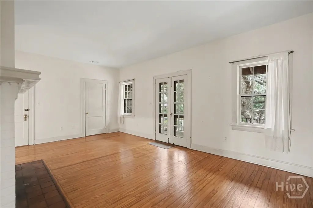 25 Washington Avenue Savannah GA 31405