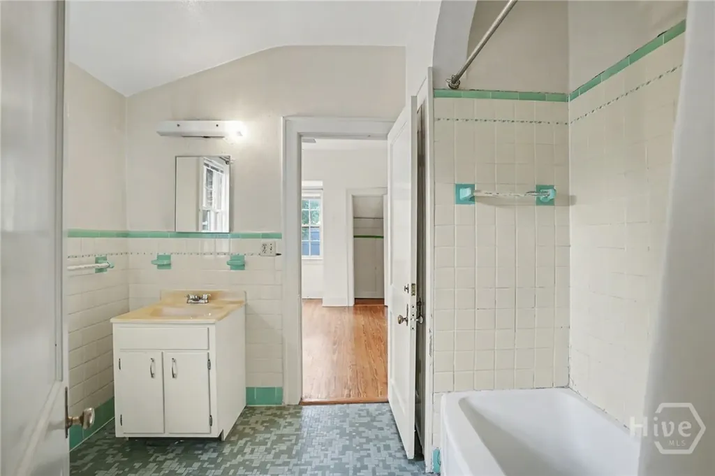 25 Washington Avenue Savannah GA 31405
