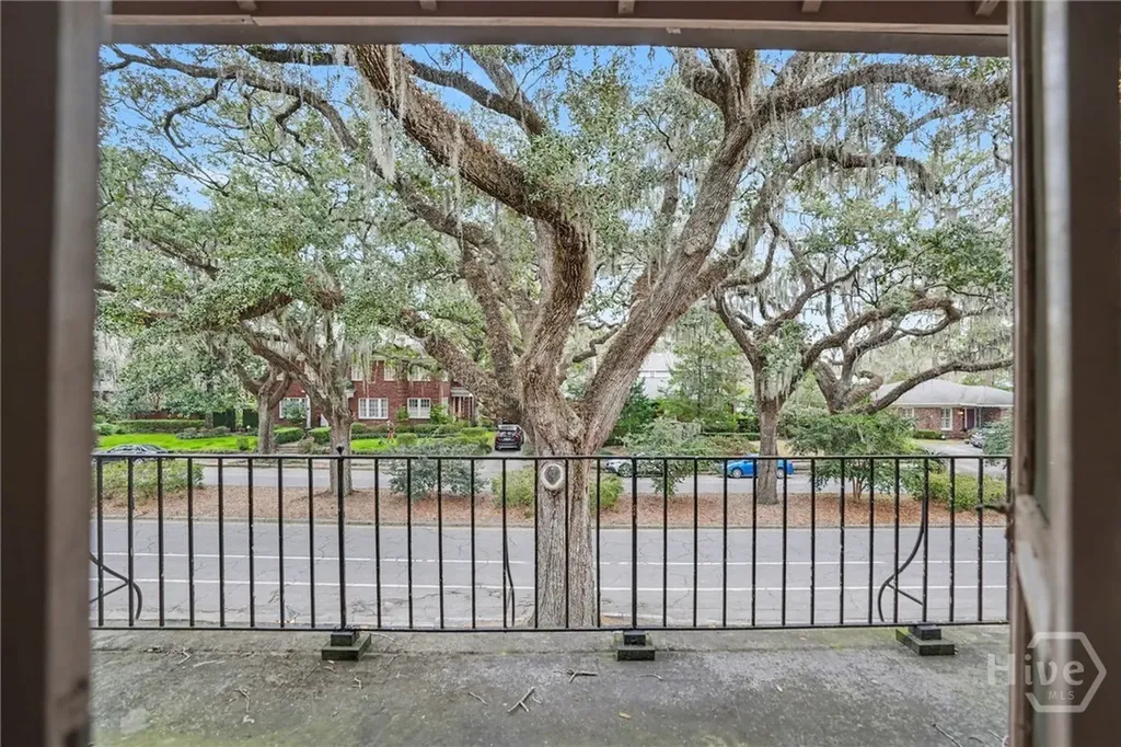 25 Washington Avenue Savannah GA 31405