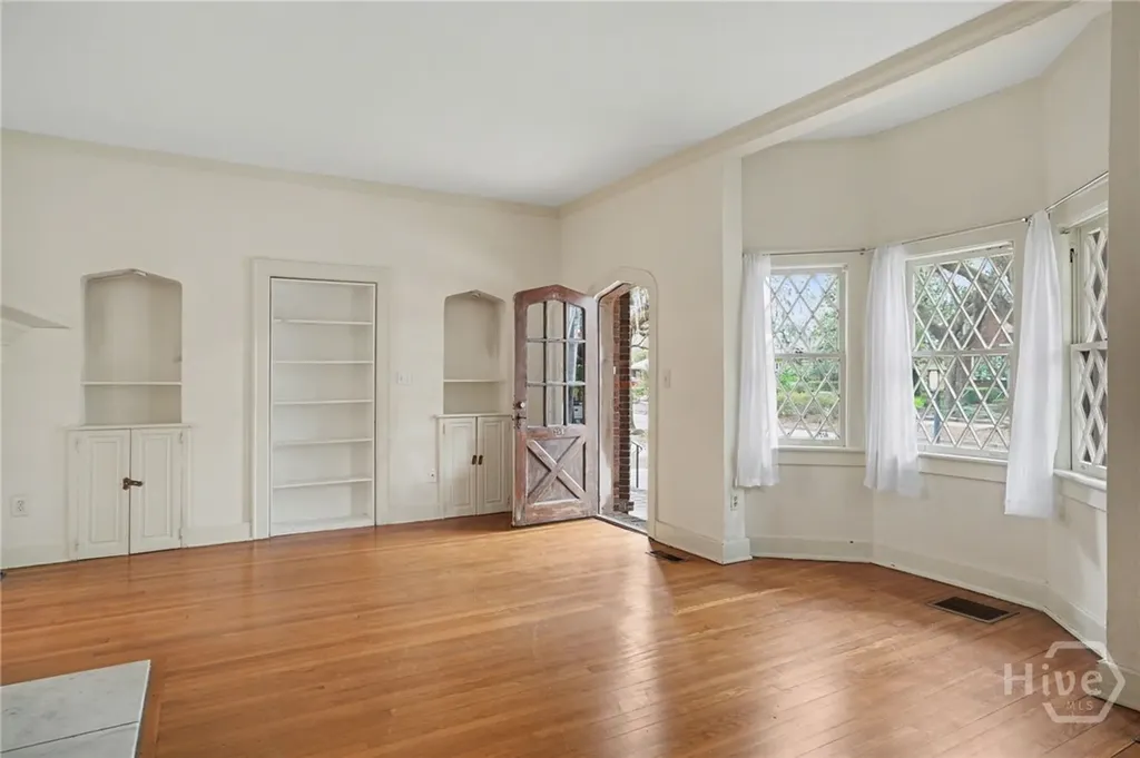 25 Washington Avenue Savannah GA 31405