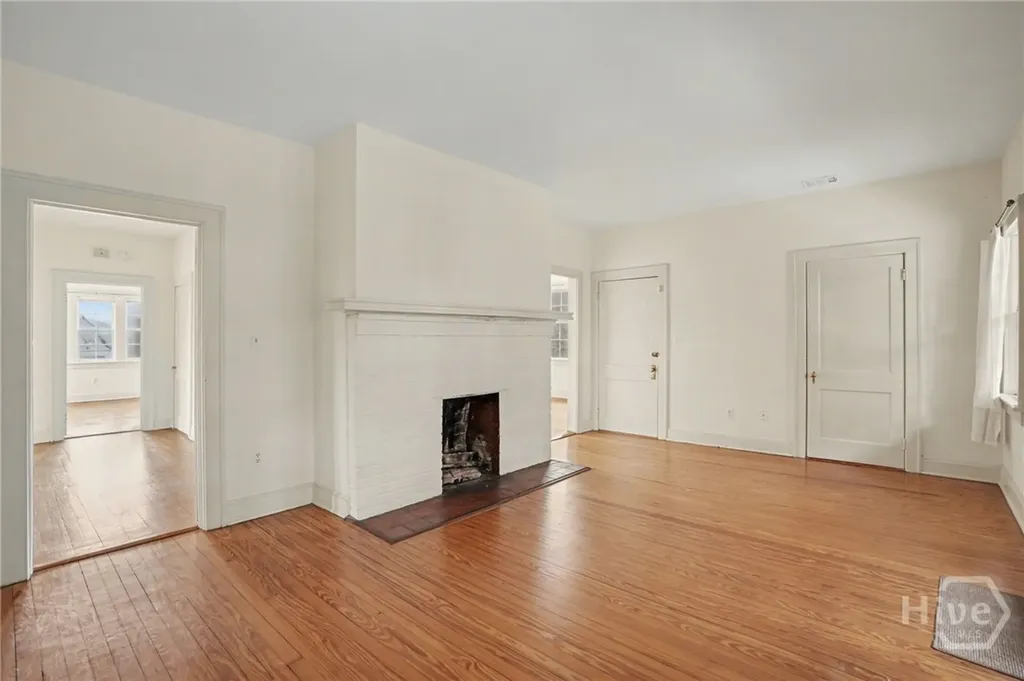 25 Washington Avenue Savannah GA 31405