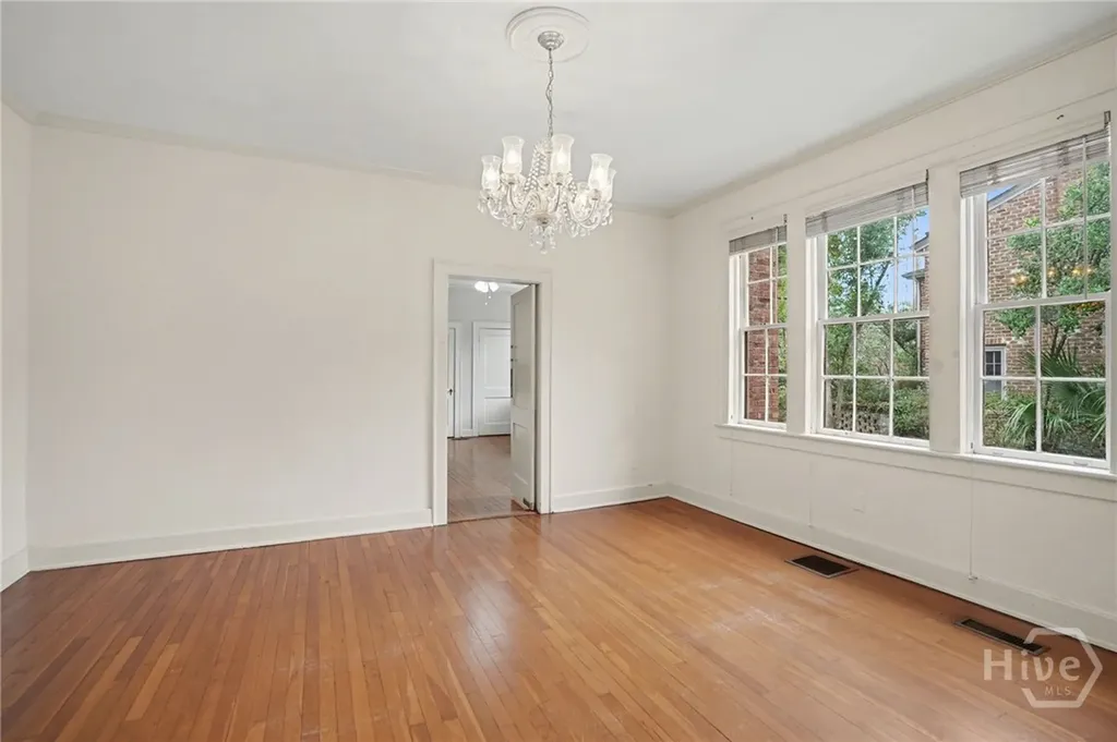 25 Washington Avenue Savannah GA 31405