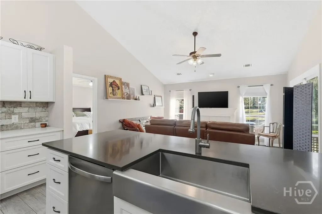101 Laurens Lane Savannah GA 31419