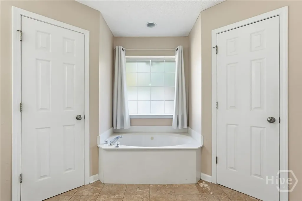 101 Laurens Lane Savannah GA 31419