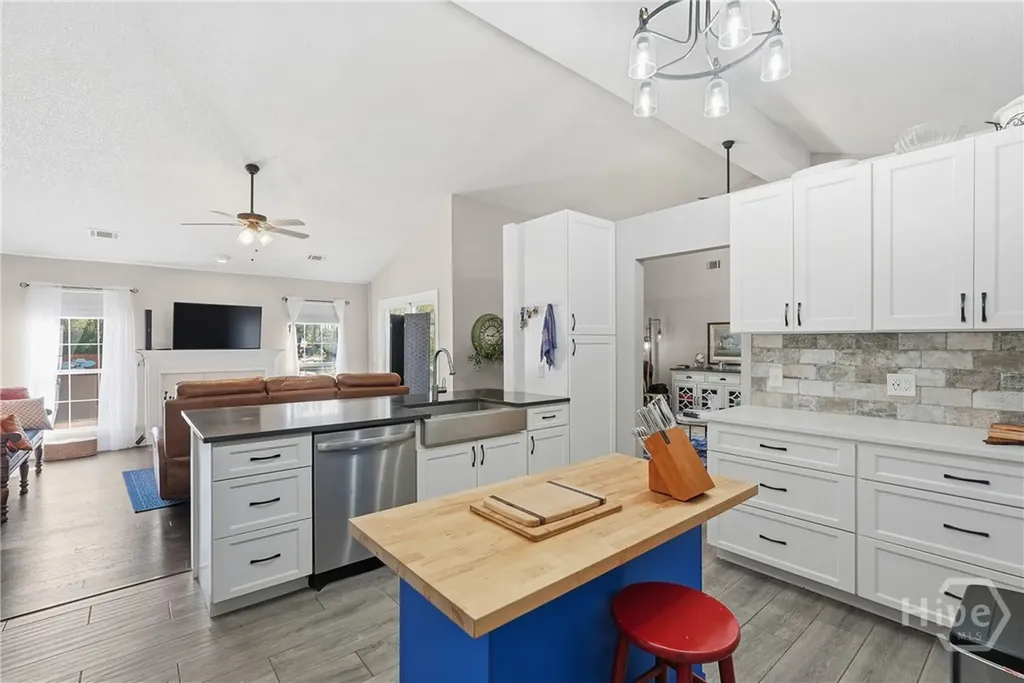 101 Laurens Lane Savannah GA 31419