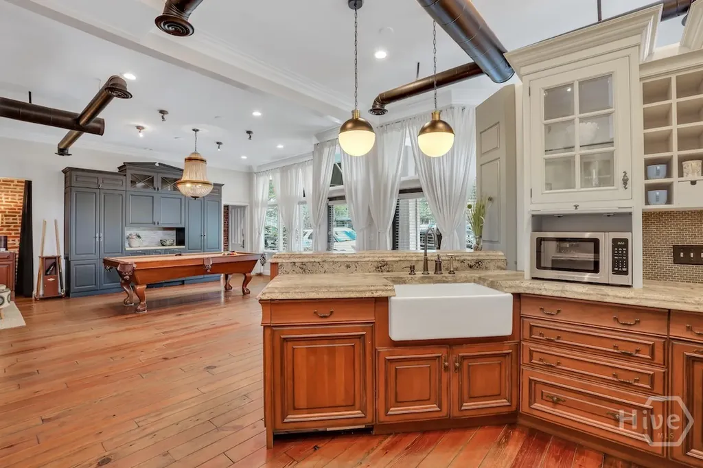 1014 Abercorn Street Savannah GA 31401