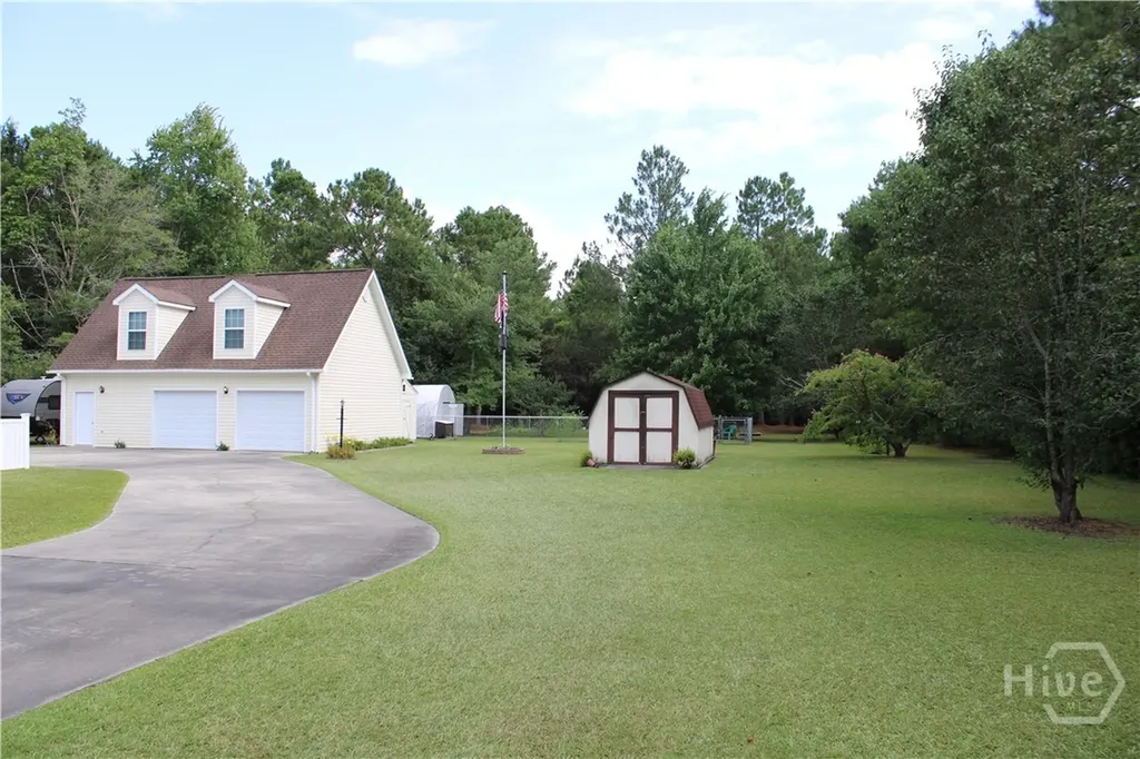 407 Deer Run Road Ellabell GA 31308