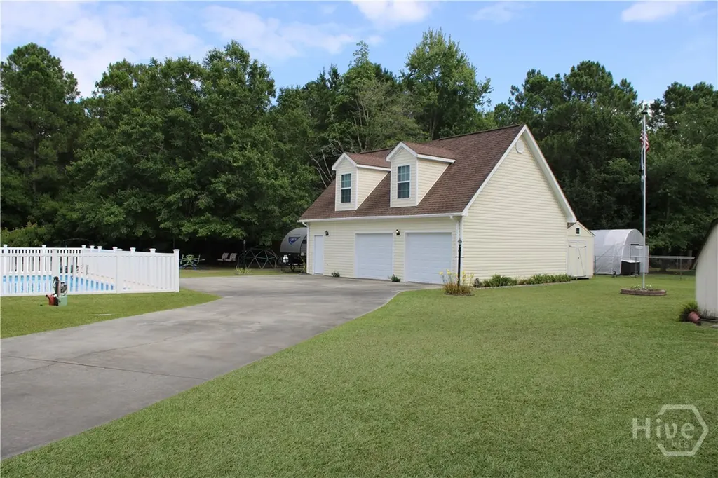 407 Deer Run Road Ellabell GA 31308