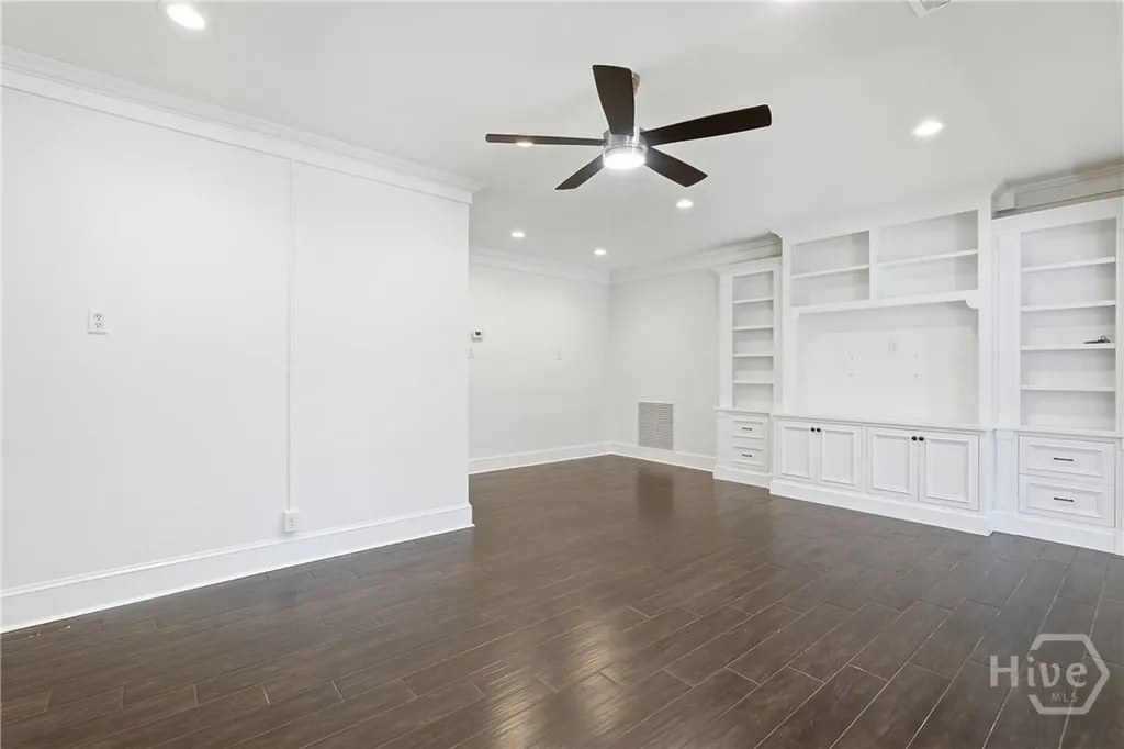 9 Brewster Street Savannah GA 31419