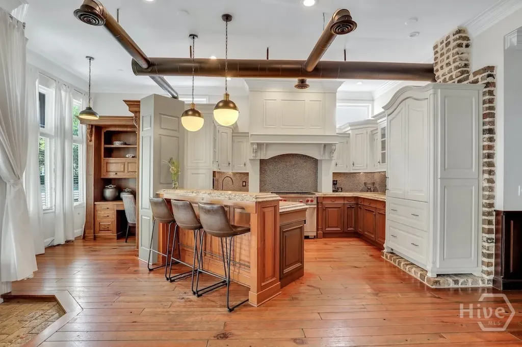 1014 Abercorn Street Savannah GA 31401