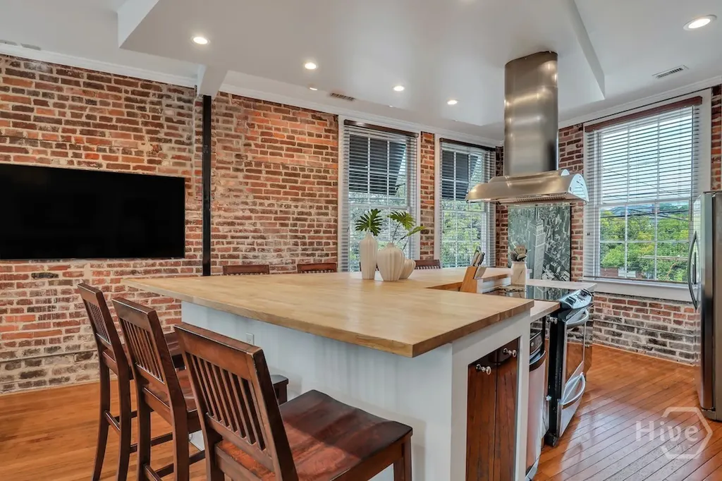 1014 Abercorn Street Savannah GA 31401