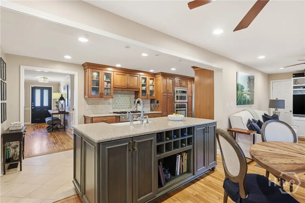 8815 Whitefield Savannah GA 31406