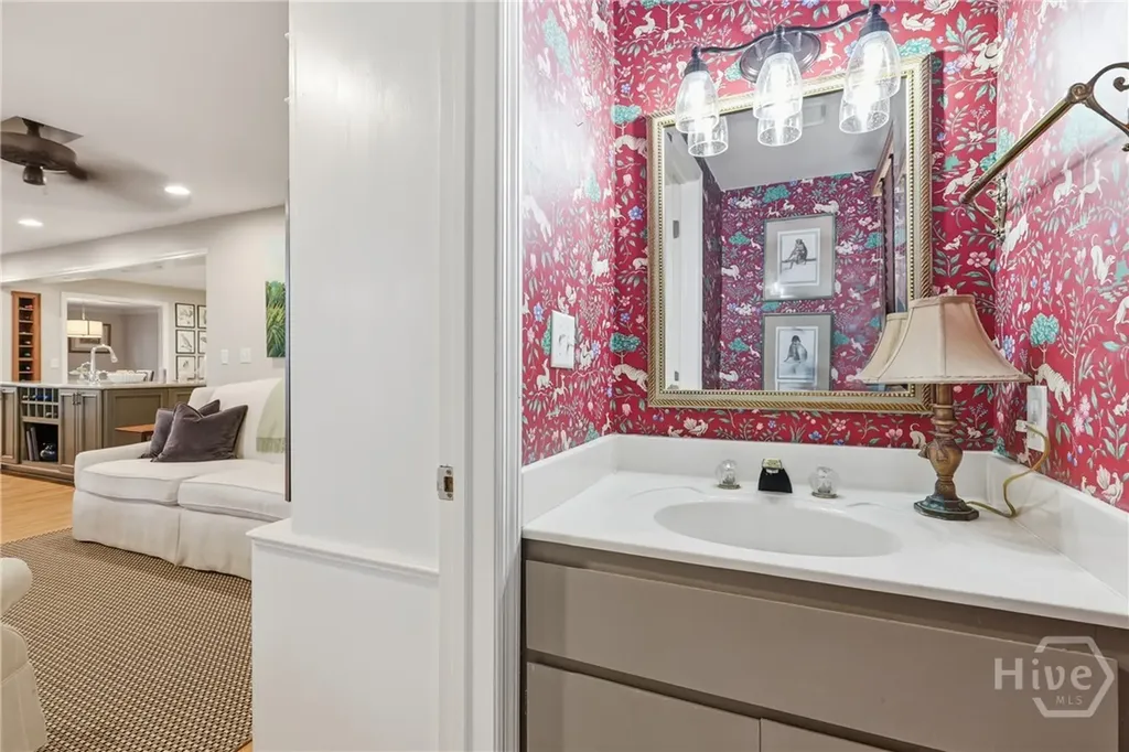 8815 Whitefield Savannah GA 31406