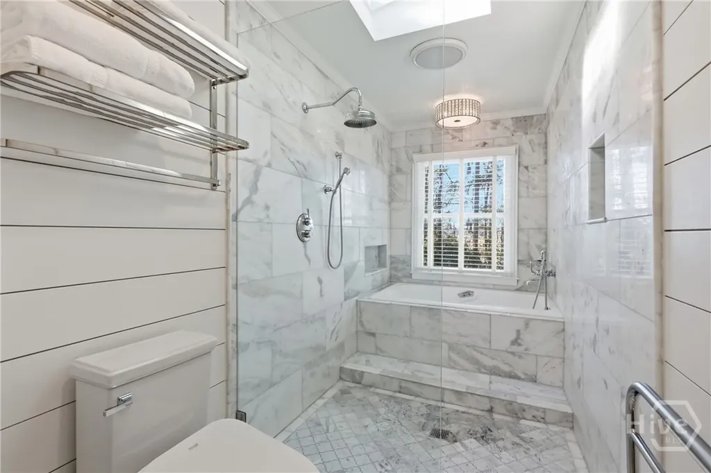 8815 Whitefield Savannah GA 31406