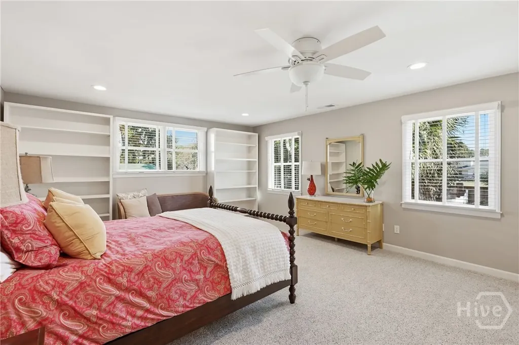 8815 Whitefield Savannah GA 31406