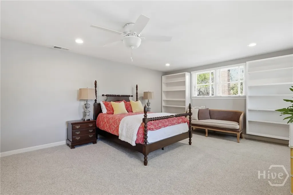 8815 Whitefield Savannah GA 31406