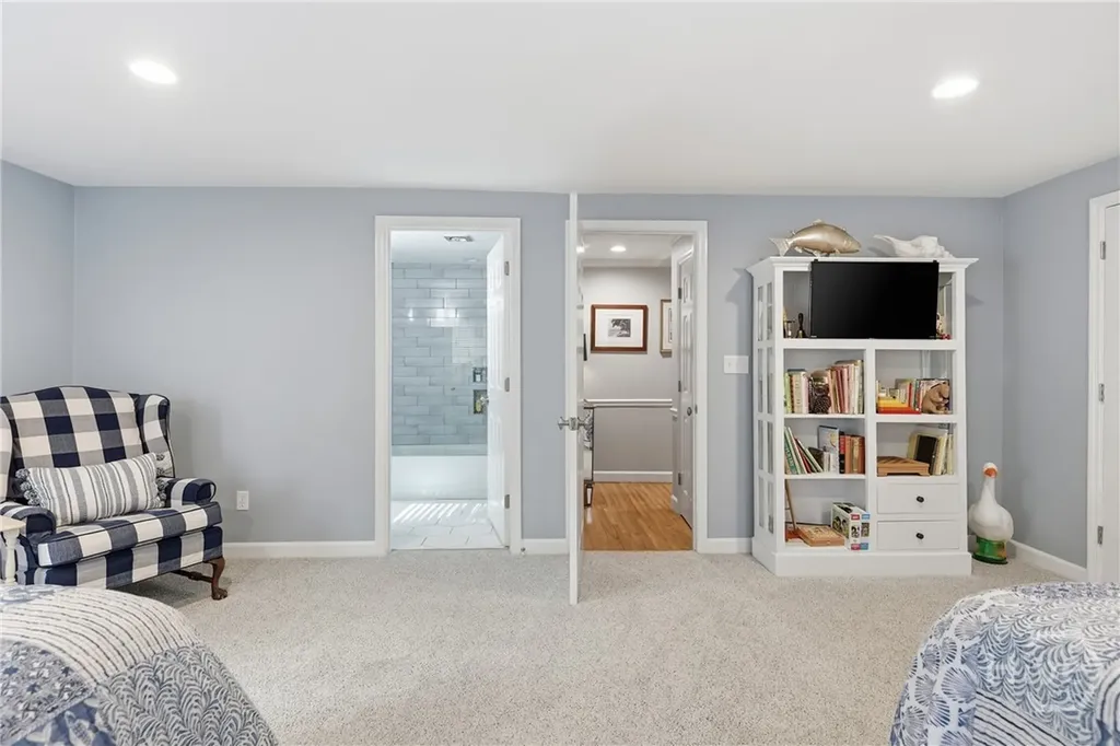 8815 Whitefield Savannah GA 31406