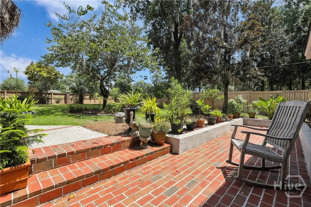 8815 Whitefield Savannah GA 31406