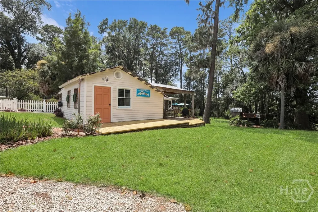 8815 Whitefield Savannah GA 31406