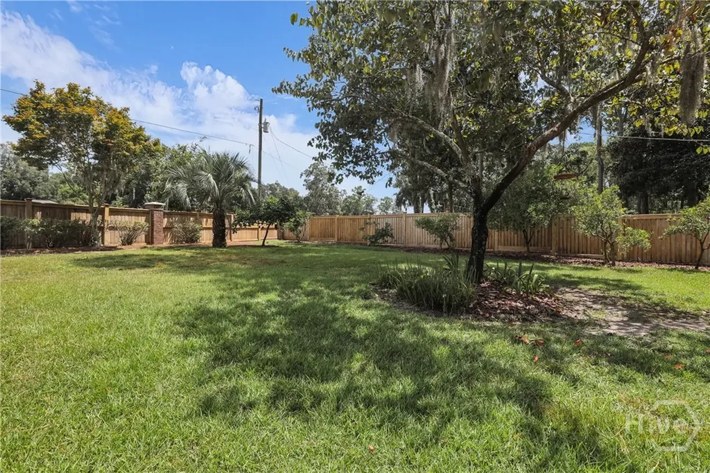 8815 Whitefield Savannah GA 31406