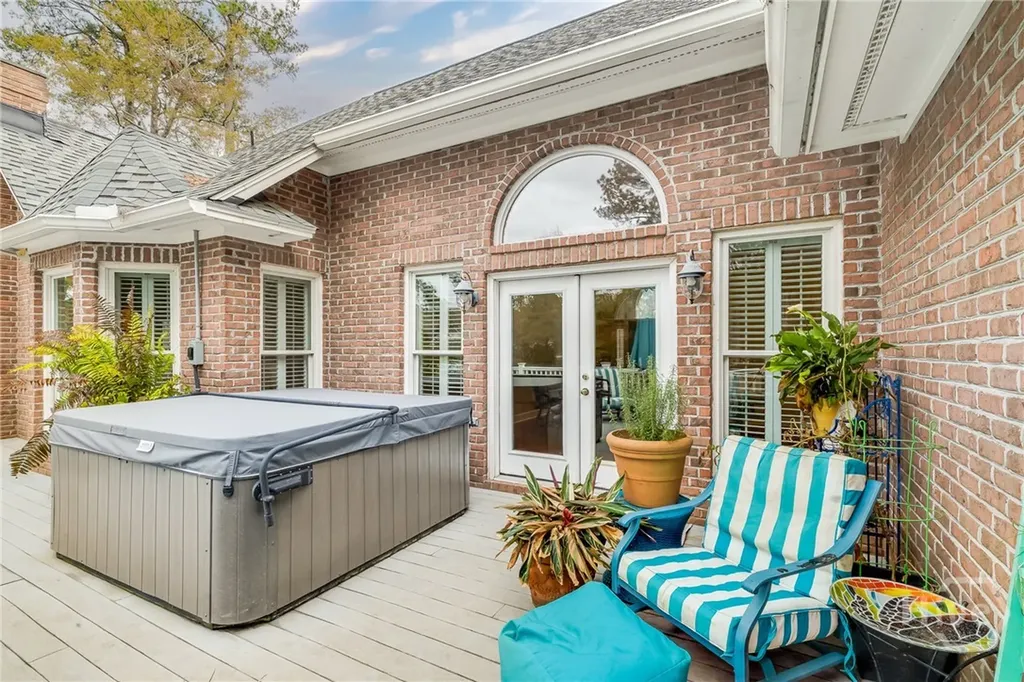 13 Baymeadow Lane Savannah GA 31405