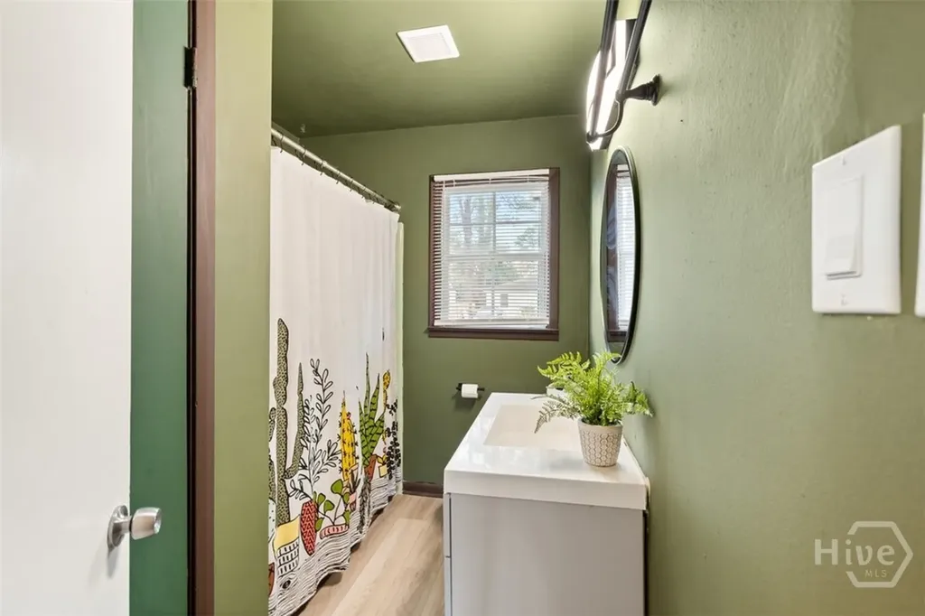 325 Manor Drive Savannah GA 31404