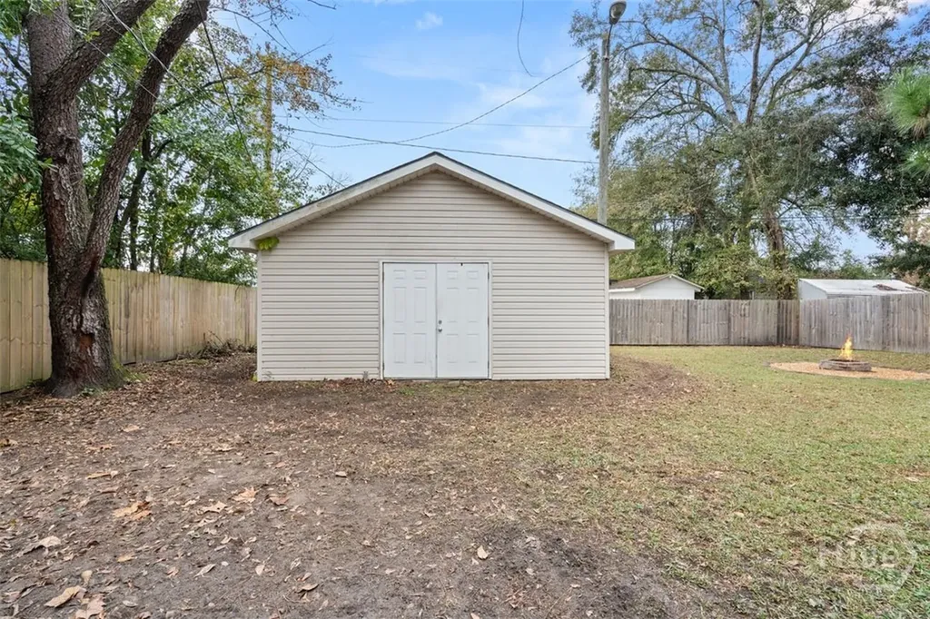 325 Manor Drive Savannah GA 31404