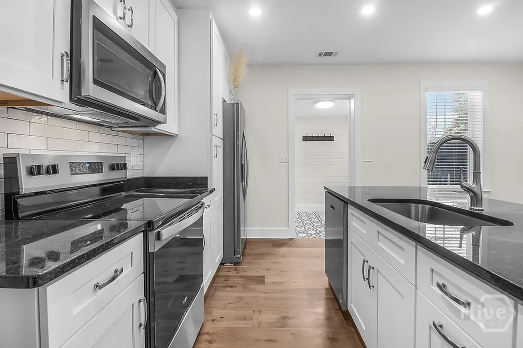 513 E 64th Street Savannah GA 31405