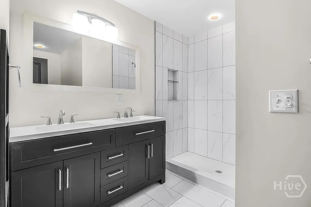 513 E 64th Street Savannah GA 31405