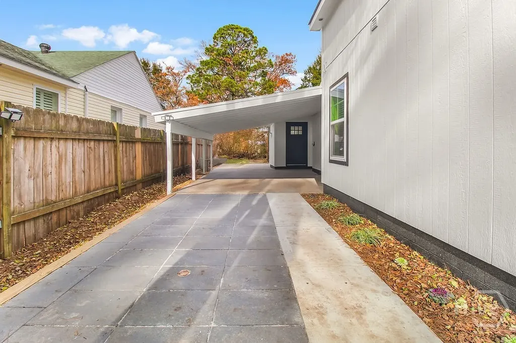 513 E 64th Street Savannah GA 31405