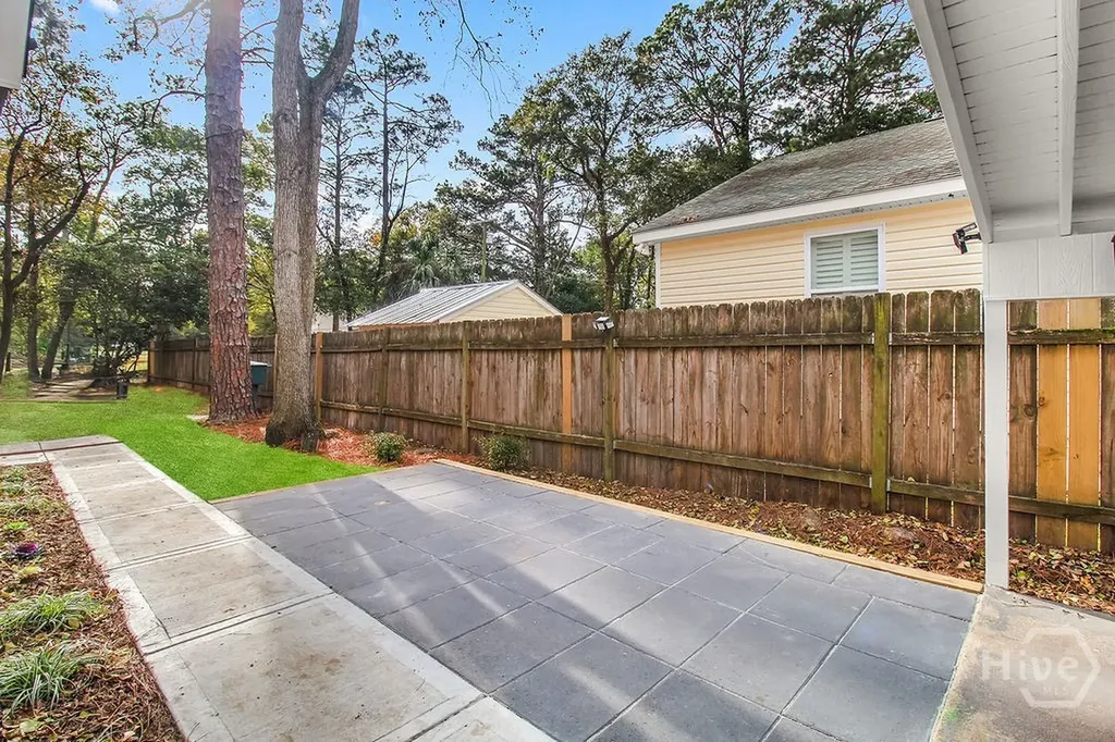 513 E 64th Street Savannah GA 31405