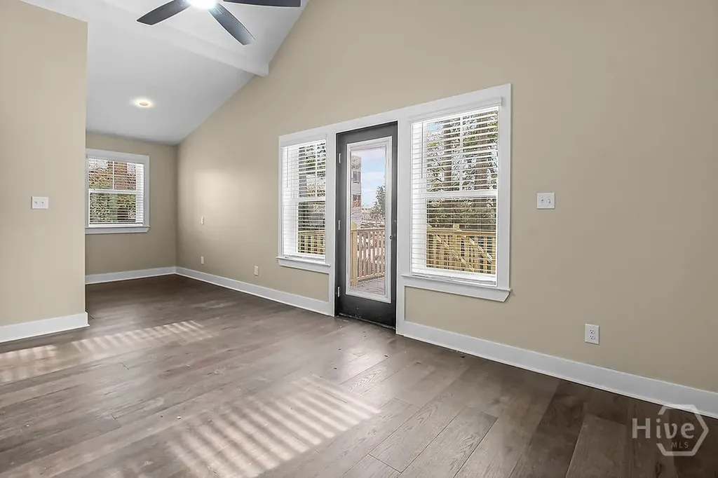 513 E 64th Street Savannah GA 31405