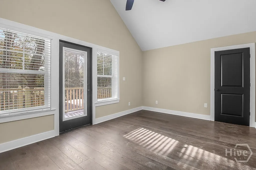 513 E 64th Street Savannah GA 31405