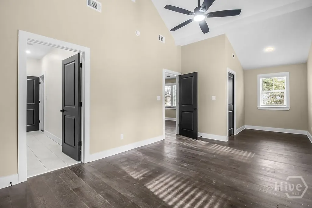 513 E 64th Street Savannah GA 31405