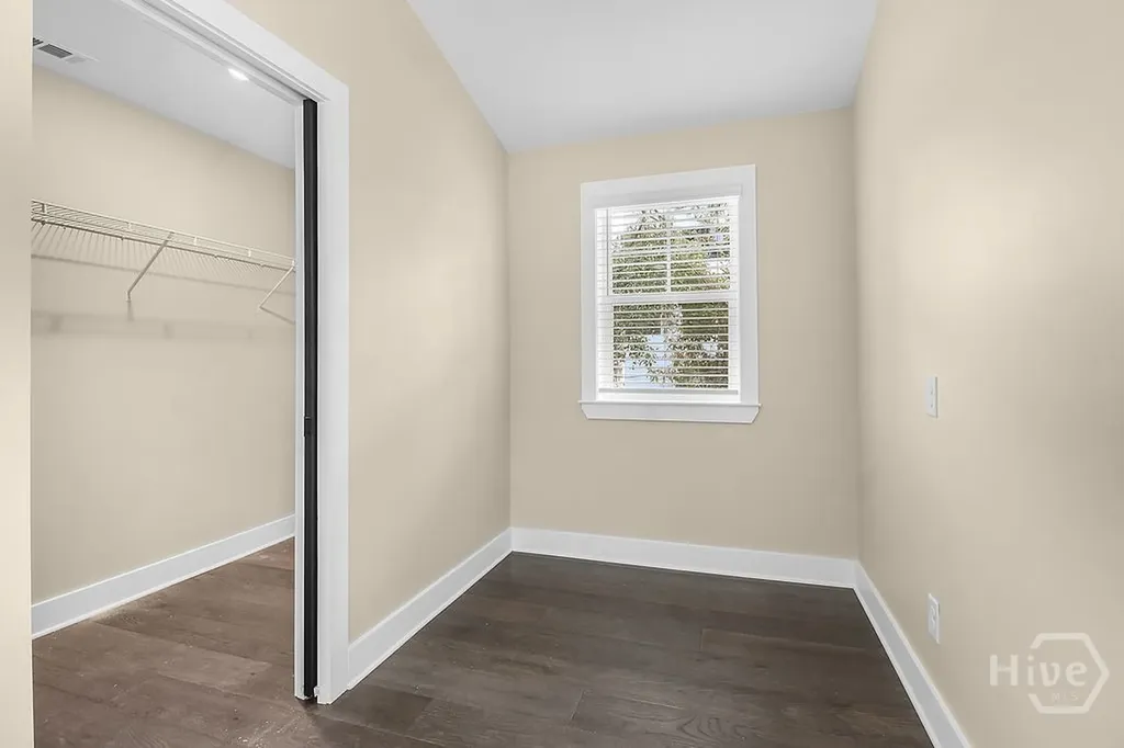 513 E 64th Street Savannah GA 31405