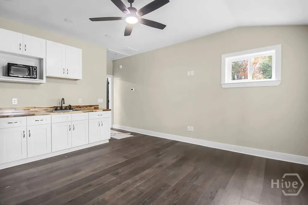 513 E 64th Street Savannah GA 31405