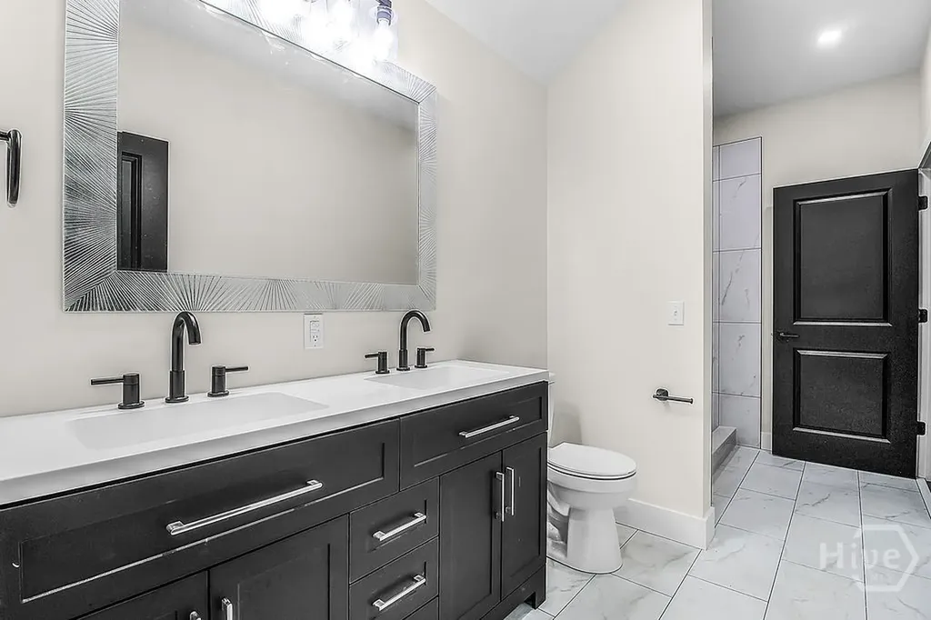 513 E 64th Street Savannah GA 31405