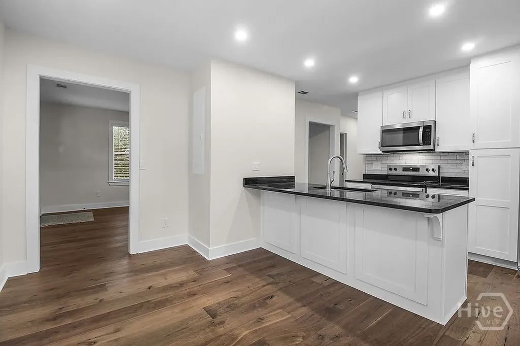 513 E 64th Street Savannah GA 31405