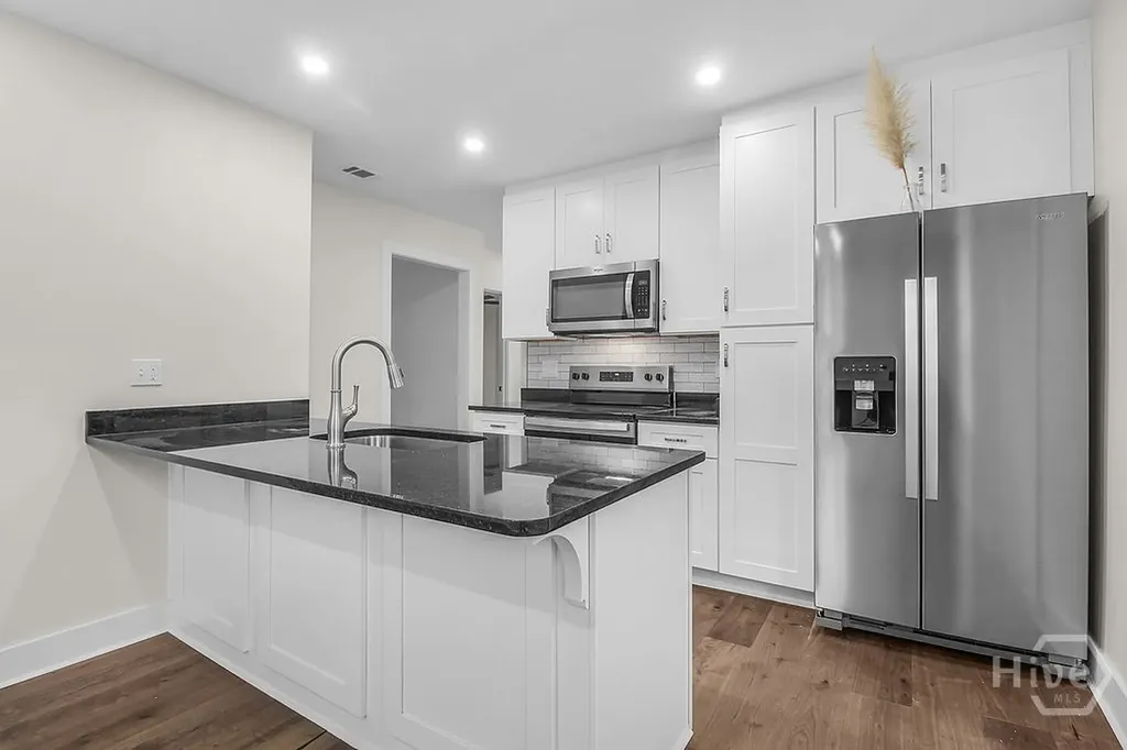 513 E 64th Street Savannah GA 31405