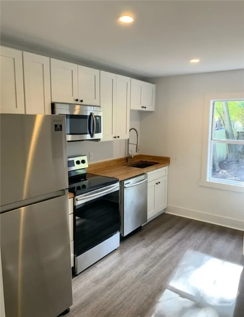 9 W 48th Street Savannah GA 31405