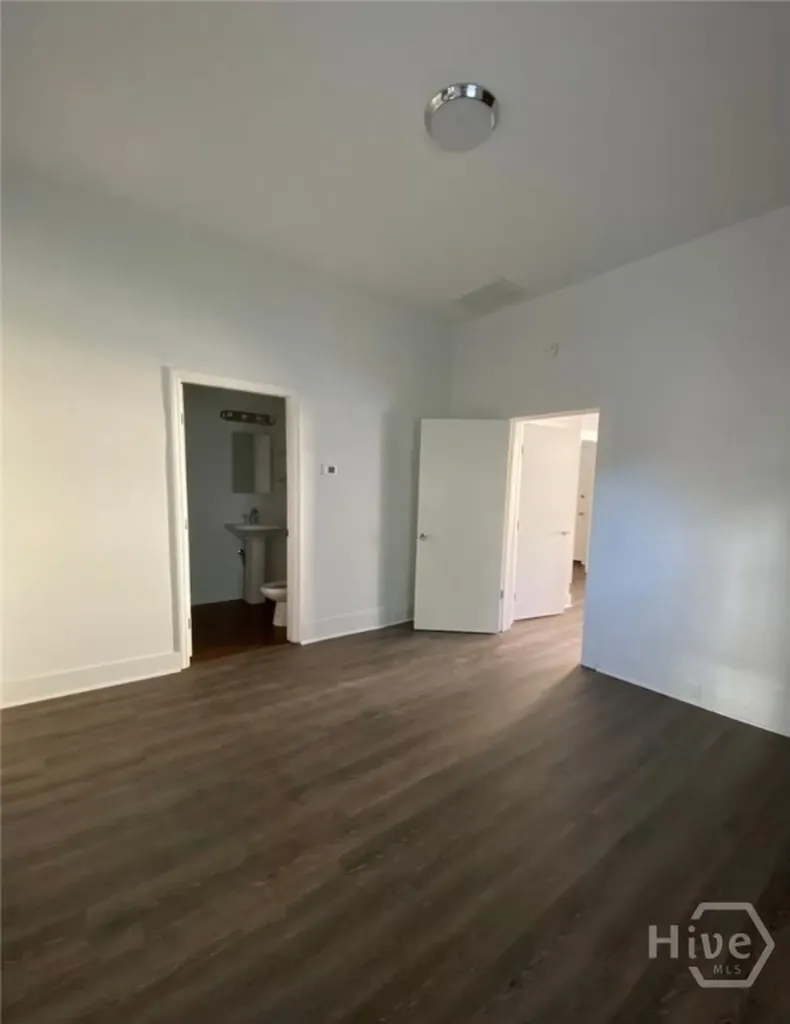 9 W 48th Street Savannah GA 31405