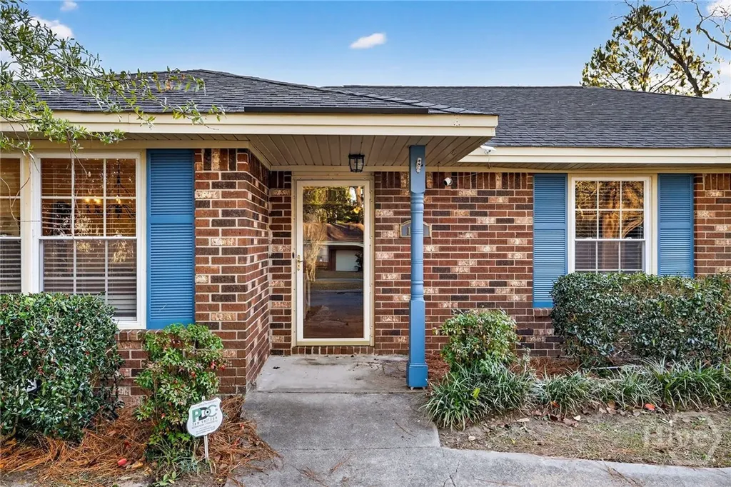 1121 Madrid Avenue Savannah GA 31406