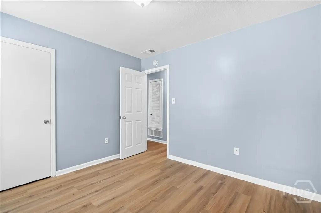 2511 Oak Forest Drive Savannah GA 31404