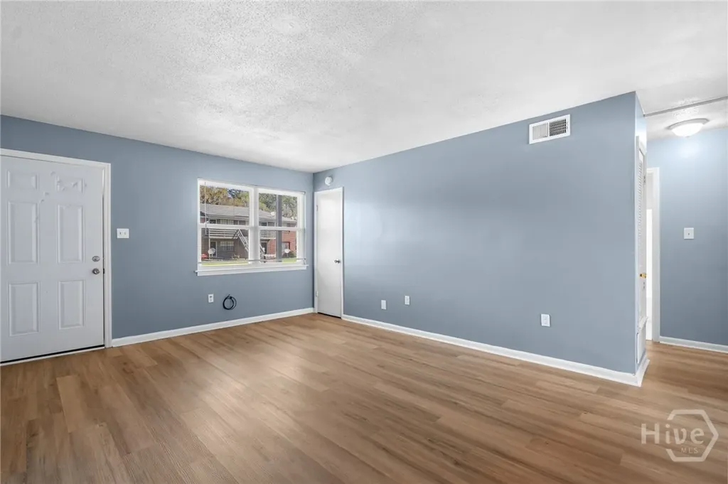 2511 Oak Forest Drive Savannah GA 31404