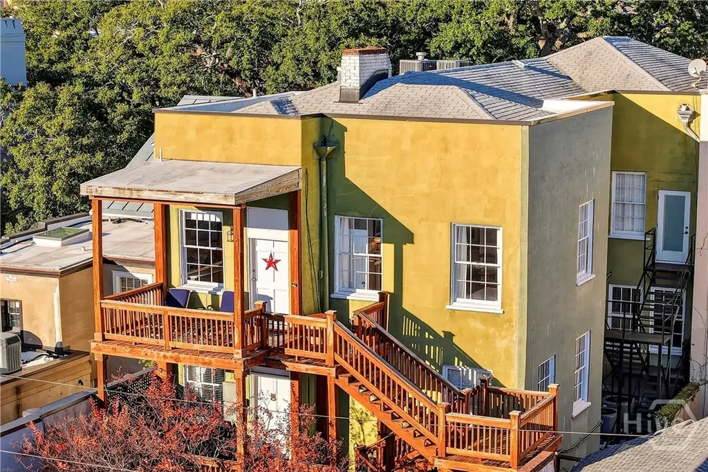 15 E Jones Street Savannah GA 31401