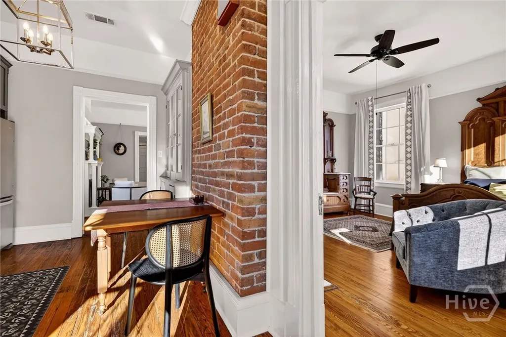 15 E Jones Street Savannah GA 31401
