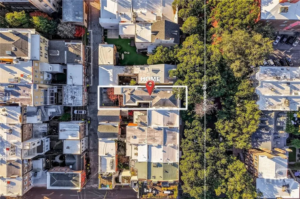 15 E Jones Street Savannah GA 31401