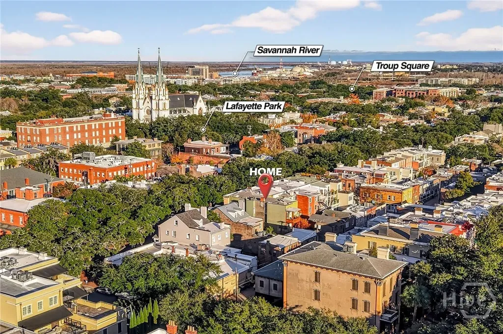15 E Jones Street Savannah GA 31401